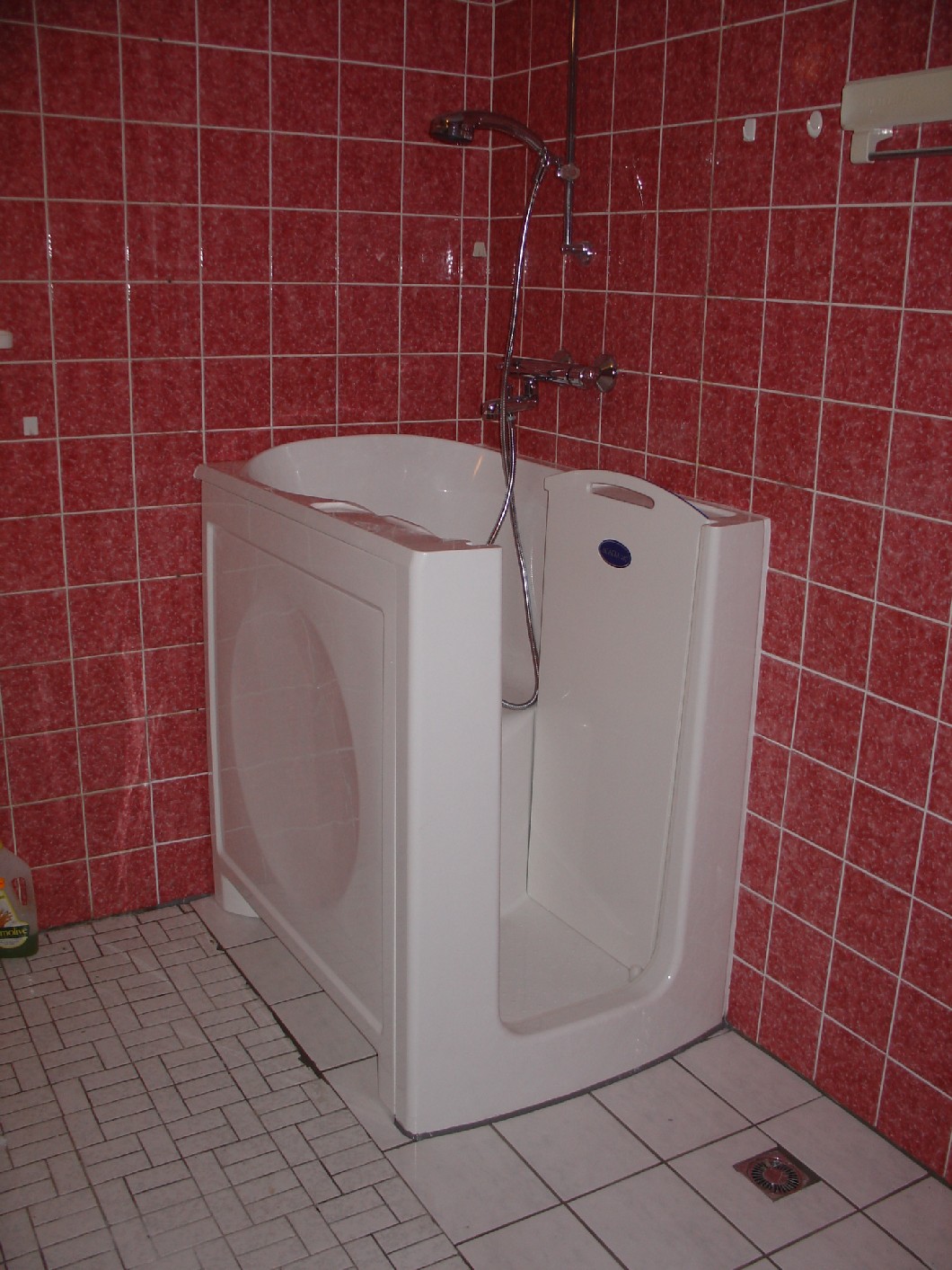 Sitzbadewanne mit Fronteinstieg: Acacia 207 von Aventas Care