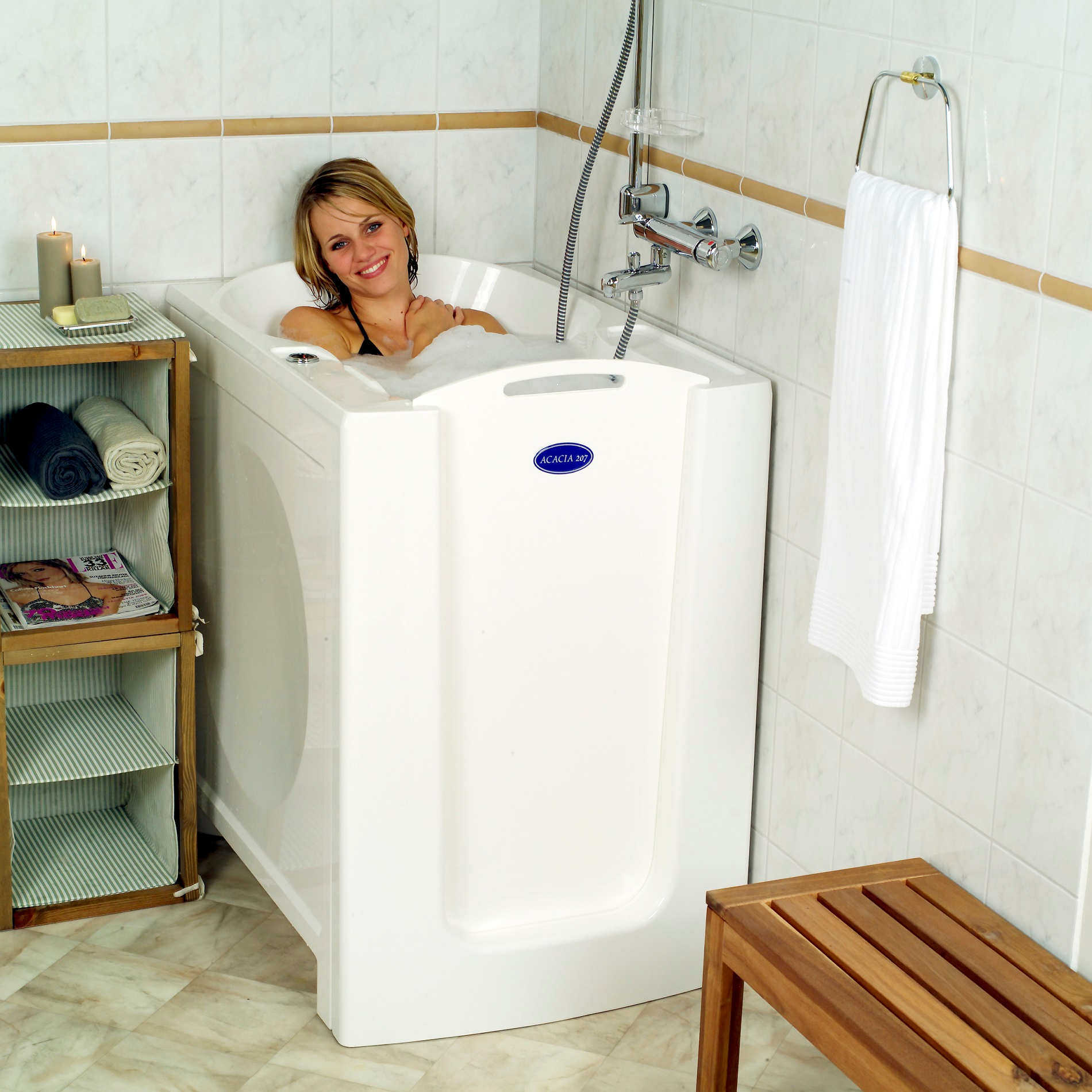 Sitzbadewanne mit Fronteinstieg: Acacia 207 von Aventas Care